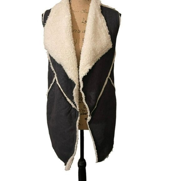 LuLaRoe Marlow Faux Shearling‎ Vest - Picture 2 of 7